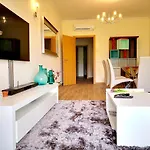 Appartement Spacious In With Pool And Terrace *