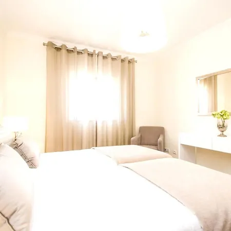 Spacious In With Pool And Terrace Lägenhet *