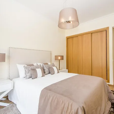 Spacious In With Pool And Terrace דירה אלבופיירה