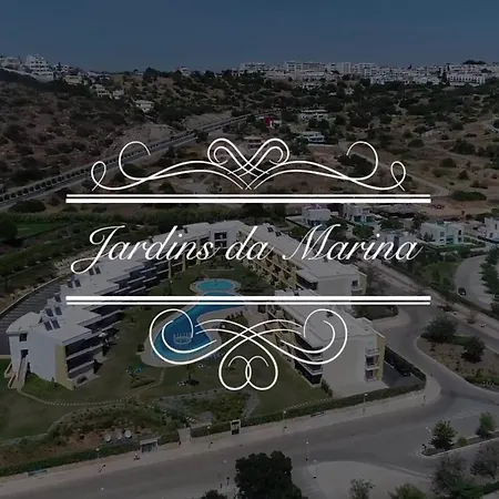Spacious In With Pool And Terrace דירה