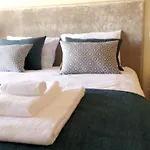 Spacious In With Pool And Terrace Apartament *
