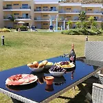 Spacious In With Pool And Terrace